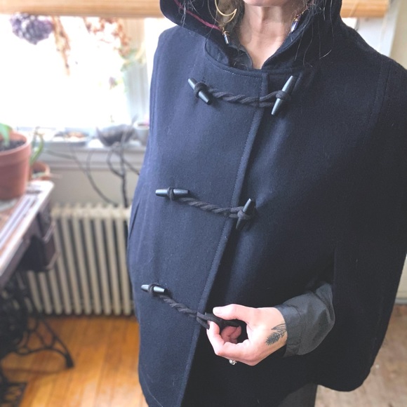 Recycled wool capelet. Size M. American Eagle Outfitters. - Picture 1 of 5